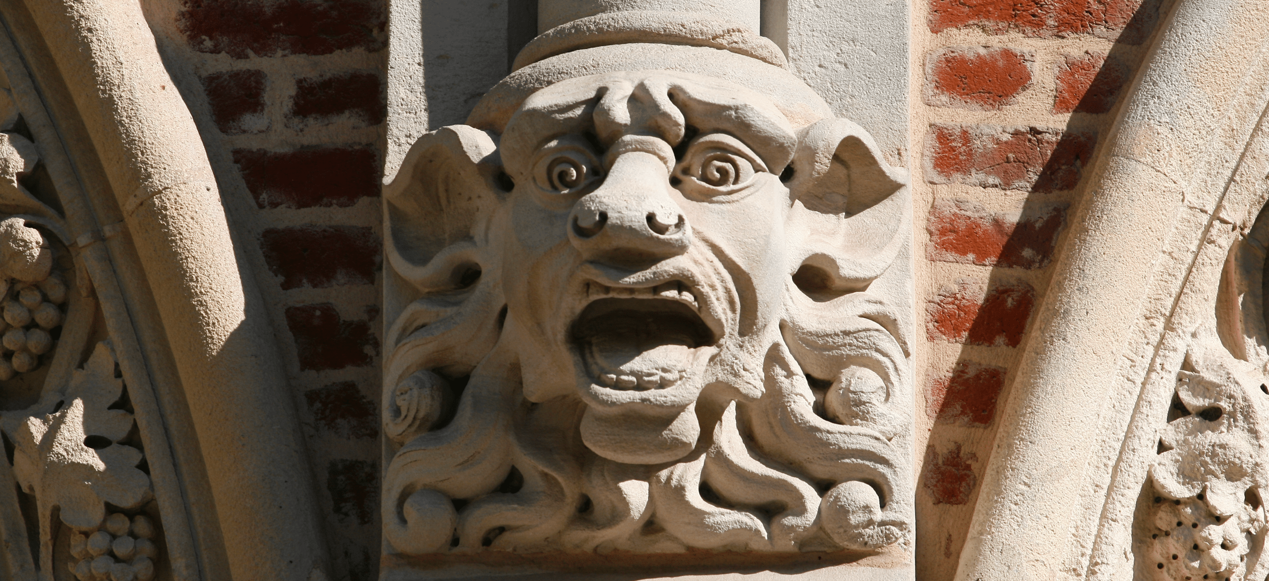 Visite guidée insolite : Le fabuleux bestiaire de l’Université Catholique de Lille